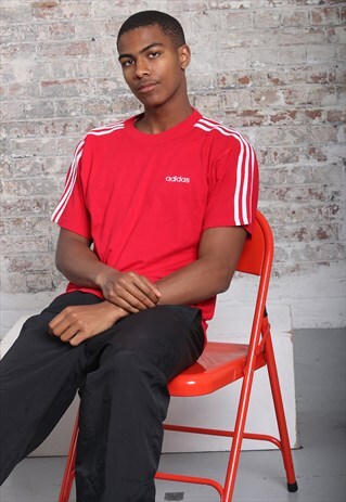 VINTAGE ADIDAS LOGO THREE STRIPE T-SHIRT RED