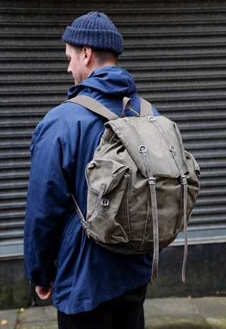 VINTAGE ARMY SURPLUS DAYPACK BACKPACK