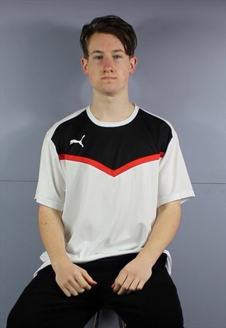 VINTAGE PUMA TRAINING GYM T-SHIRT IN WHITE WITH PRINTED LOGO