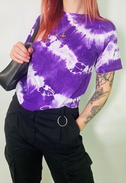 Cute 00s Y2K Purple Tie Dye T-Shirt