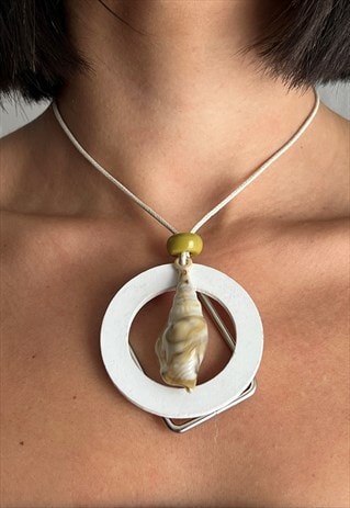 VINTAGE 00S MERMAID CORE SHELL NECKLACE