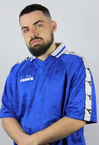 VINTAGE DIADORA T-SHIRT RETRO STRIPPED LOGO BLUE SIZE 7