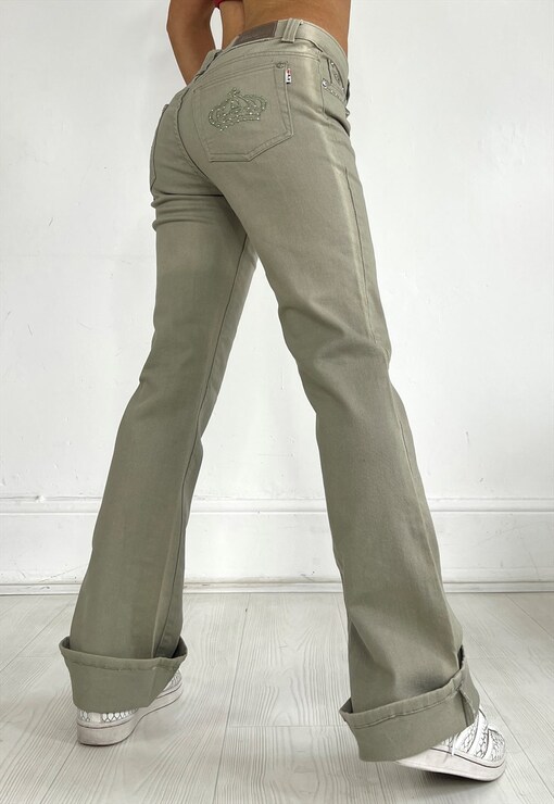 garment image