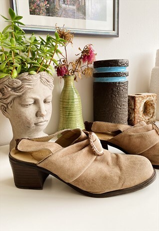 VINTAGE 70S AUSTRIAN FOLK MILKMAID SUEDE PUMPS MULES SHOES
