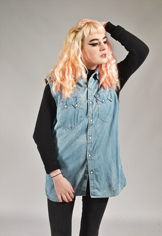 VINTAGE LEVI'S SLEEVELESS LIGHT BLUE DENIM JACKET