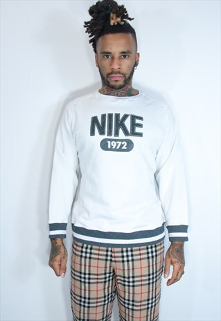 EMBROIDED NIKE SWEATSHIRT