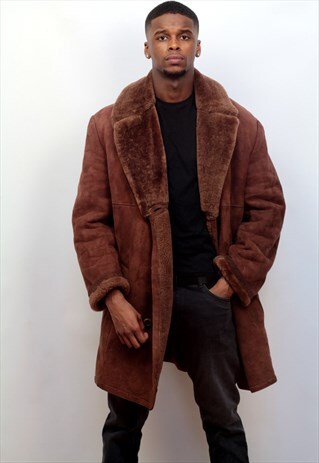 1970'S VINTAGE LONG LENGTH SHEEPSKIN/SHEARLING COAT IN BROWN