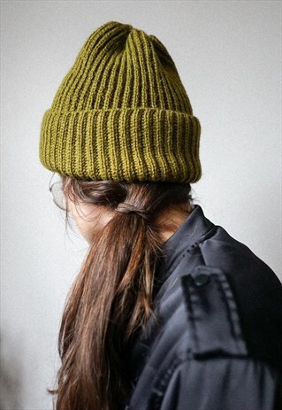 WOOLEN BEANIE HAT IN BROWN