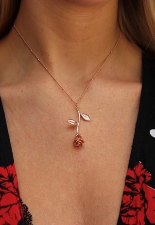 THE ROSE GOLD ROSE NECKLACE