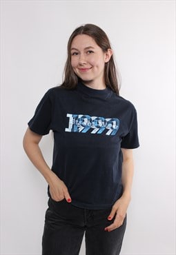 90s streetwear t-shirt in dark blue, vintage heavy cotton 