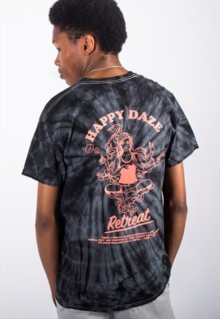 T-SHIRT IN BLACK TIE DYE WITH HAPPY DAZE GRAPHIC