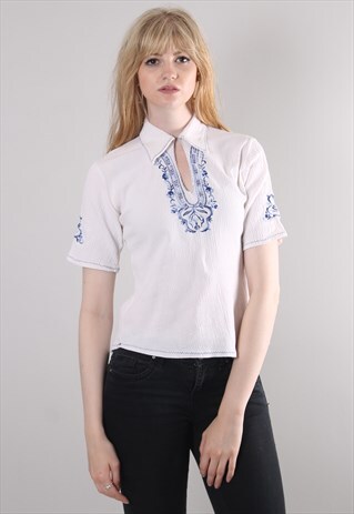 VINTAGE 80S WHITE EMBROIDERED TEXTURED COLLARED BLOUSE TOP