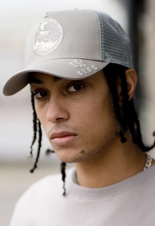 EXPLORER MESH TRUCKER CAP IN GREY