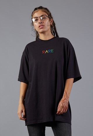 OVERSIZED BLACK T-SHIRT WITH COLOURFUL LOGO