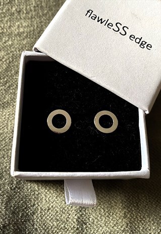 FLAWLESS EDGE - SILVER CIRCLE STUDS - HIGH END 925 SILVER