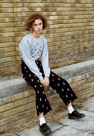 OVERSIZED UNISEX SWEATSHIRT IN GREY WITH BEE EMBROIDERY