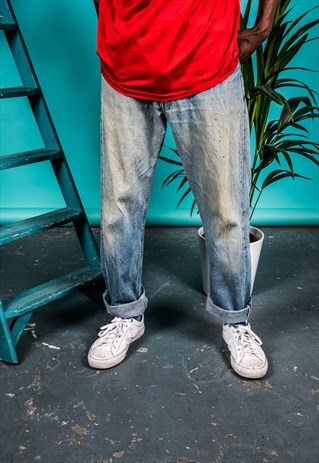 VINTAGE LEVI'S 501 JEANS IN BLUE WITH PAINT MARKS