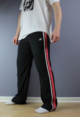 VINTAGE NIKE JOGGERS IN BLACK EMBROIDERED SPELL OUT
