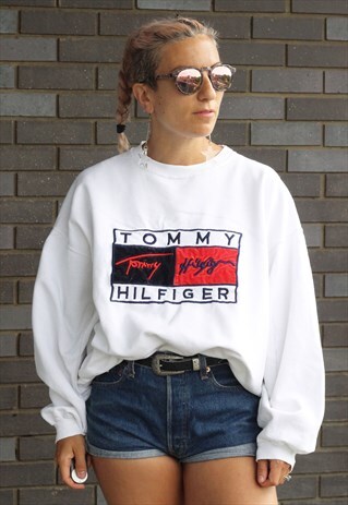 VINTAGE 1990S TOMMY HILFIGER WHITE SWEATSHIRT