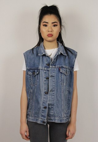 VINTAGE 90'S LEVIS JACKET