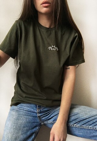 COOL CRAB HAND EMBROIDERY ON KHAKI-GREEN COTTON T-SHIRT