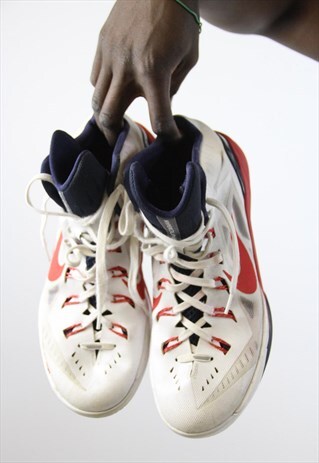 VINTAGE NIKE BASKETBALL SPORTS TRAINERS
