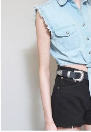 VINTAGE 1990'S LIGHT WASH DENIM TIE FRONT CROP TOP