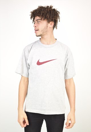 VINTAGE 90'S NIKE T-SHIRT