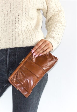 VINTAGE 70'S LEATHER CLUTCH PURSE