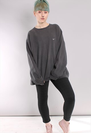 VINTAGE NIKE SWEATSHIRT