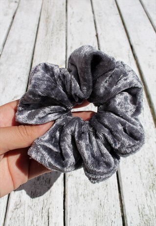 CHARCOAL VELVET SCRUNCHIE