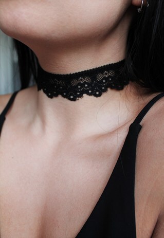 CLASSIC BLACK LACE CHOKER