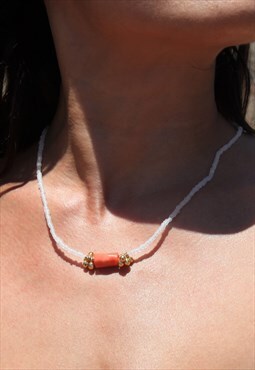 Deadstock vintage coral/class seed beads necklace.