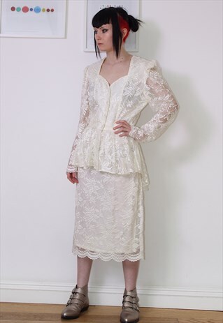 CREAM LACE 80S SUIT FOR A QUIRKY WEDDING LOOK