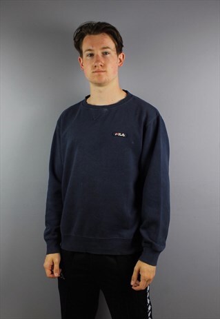 VINTAGE FILA SWEATSHIRT IN NAVY WITH RUBBER PATCH LOGO. SIZE