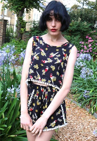 HOLIDAY FLORAL BIRD PRINT POM POM TASSELS SET CY
