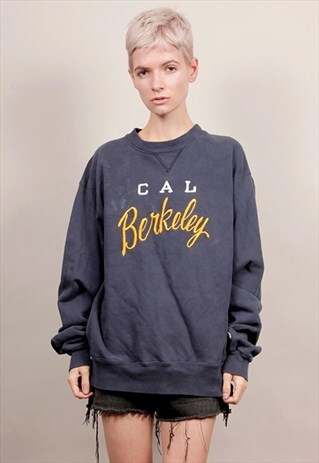 90'S VINTAGE CHAMPION NAVY BLUE OVERSIZED BERKLEY SWEATER