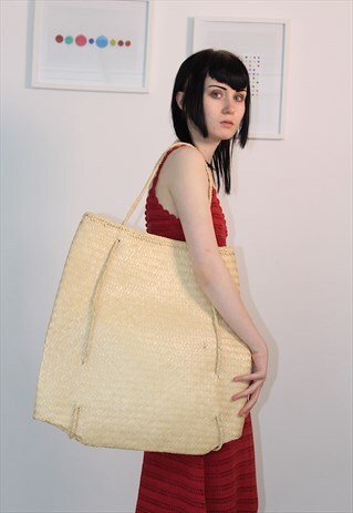 MAXI WOVEN BASKET