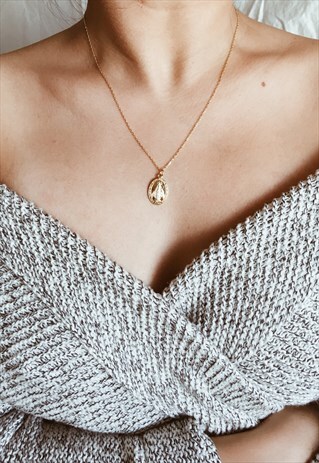 GOLD PLATED STERLING SILVER NECKLACE WITH VINTAGE MARY CHARM