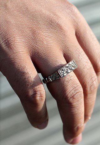VINTAGE BRASS ORNAMENT RING
