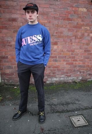 GUESS PRODUCTS SPELL OUT SWEATSHIRT