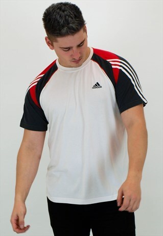 VINTAGE ADIDAS T-SHIRT