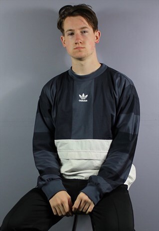 VINTAGE ADIDAS SPORTS SWEATSHIRT IN NAVY WITH PRINTED LOGO A