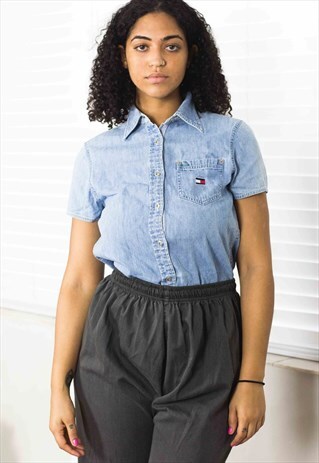 VINTAGE TOMMY HILFIGER DENIM SHIRT LOGO 90S X 9.3