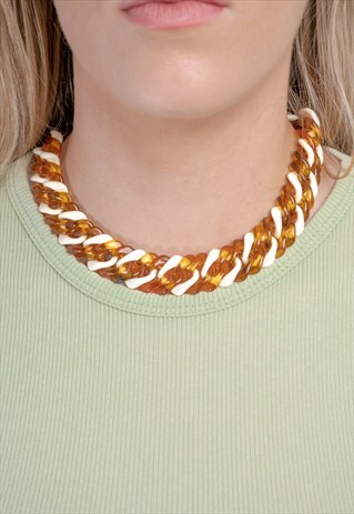 VINTAGE RESIN NECKLACE