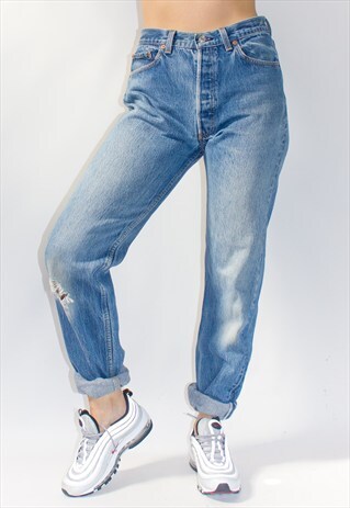 VINTAGE DISTRESSED 501 BOYFRIEND FIT LEVI'S JEANS