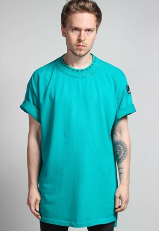 VINTAGE ADIDAS OVERSIZED T-SHIRT