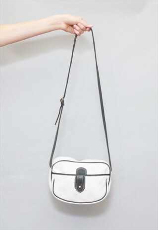 VINTAGE 1980'S PETITE WHITE LEATHER SHOULDER BAG