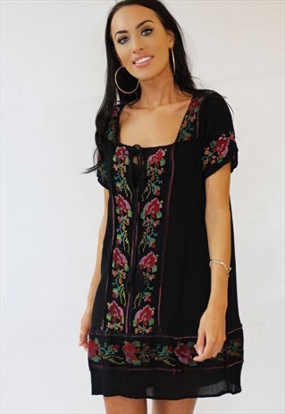 SENORITA BLACK FLORAL EMBROIDERED COTTON DRESS
