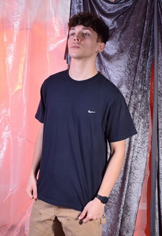 VINTAGE NIKE FADED BLACK TEE